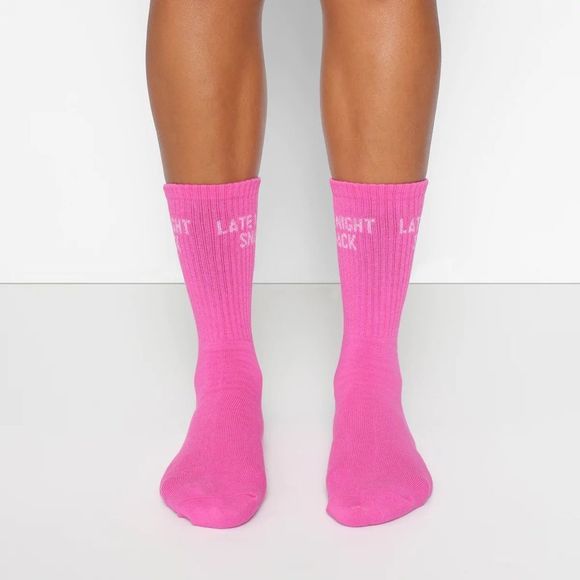 NEW Skims Sport Crew Sock Sz 6+ in Late Night Snack - Picture 3 of 10